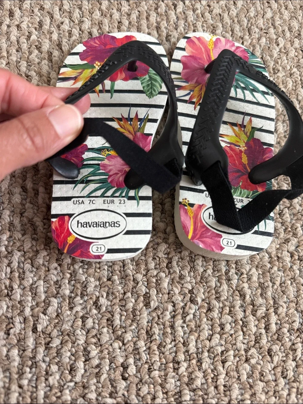 Havaianas Toddler Girl Floral Black Strap Sandals Size 7C